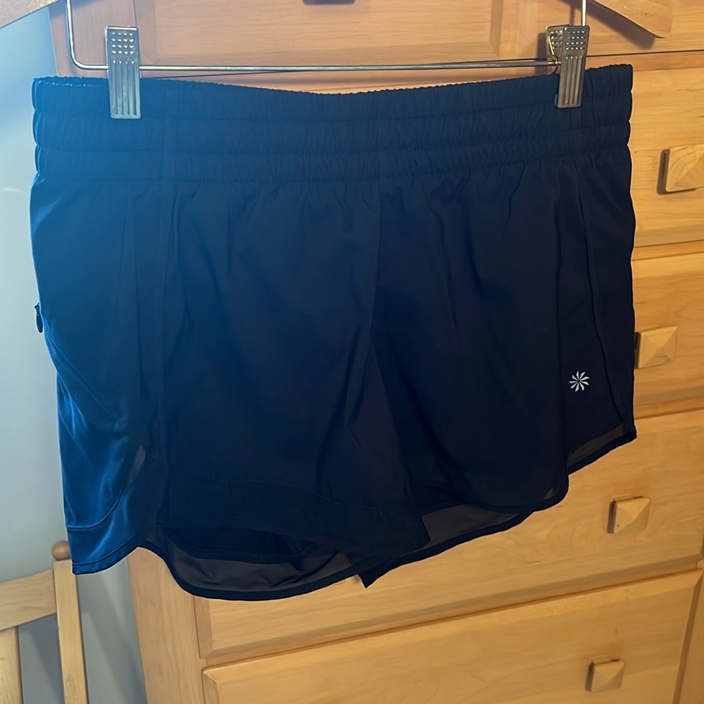 Euc Athleta Black Mesh Racer Run Short 4" Size S